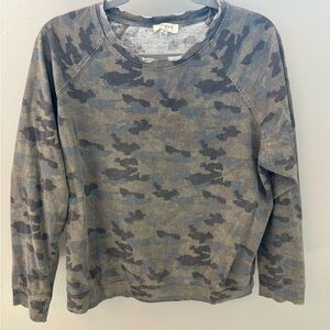 Umgee Camouflage Crewneck Distressed Cropped Lightweight  Sweatshirt Size Small